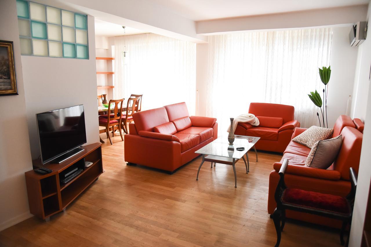 3 Bedroom Home With Parking Garage In The Heart Of Skopje Esterno foto