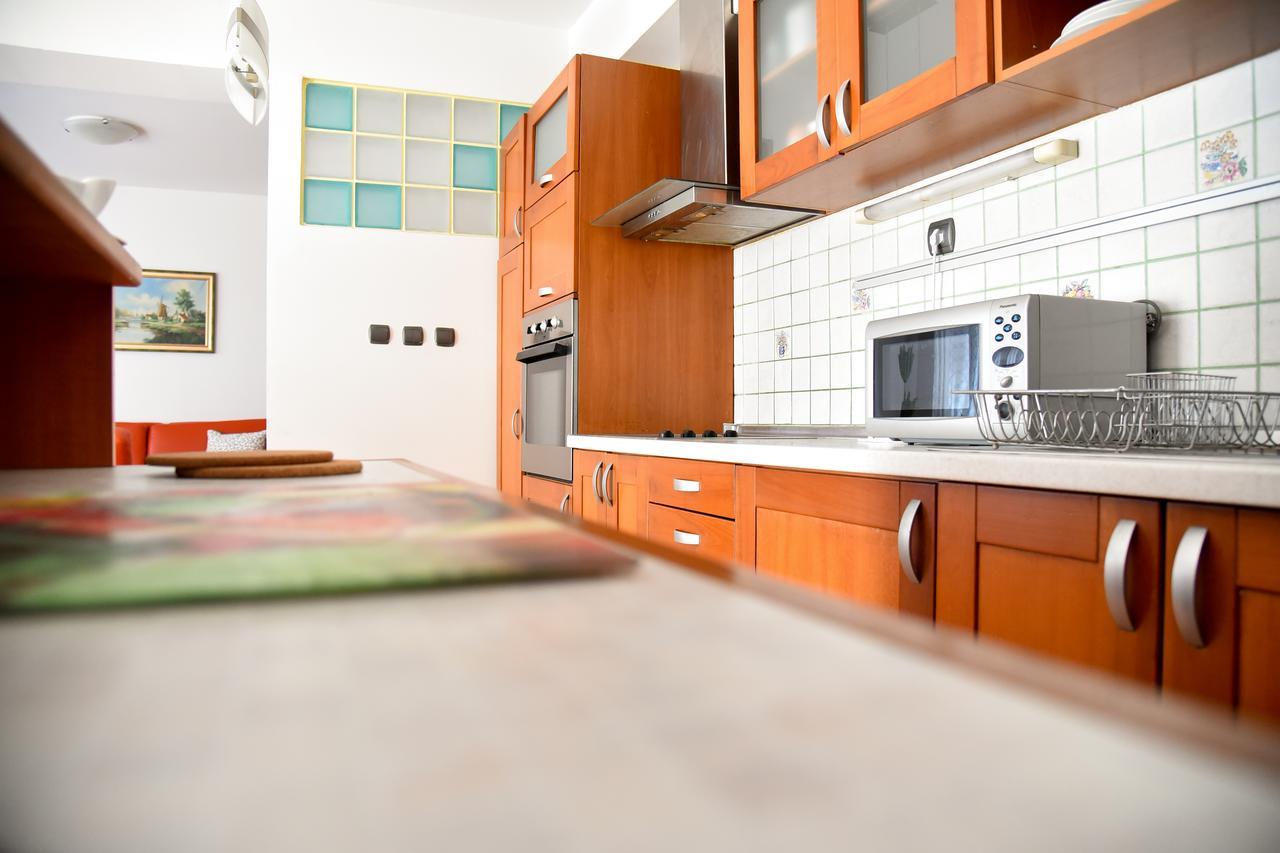 3 Bedroom Home With Parking Garage In The Heart Of Skopje Esterno foto